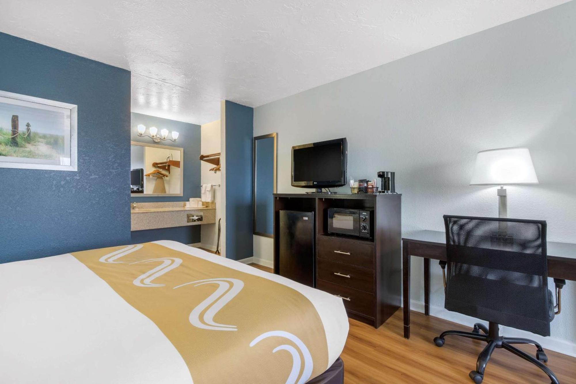 Inn Quality Carolina Oceanfront 3*